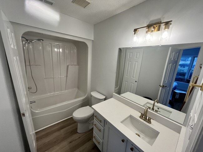 Building Photo - 77 Forest Oaks Dr