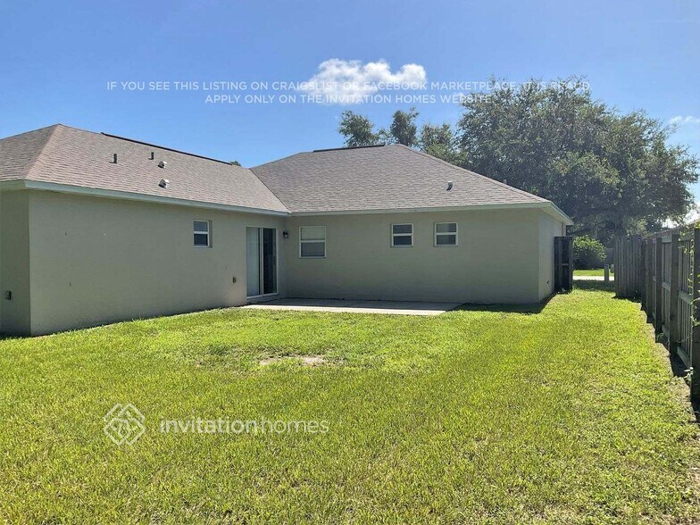 Building Photo - 5627 Oakwood Knoll Dr