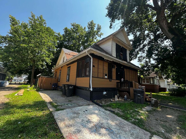 Building Photo - 809 Grant St