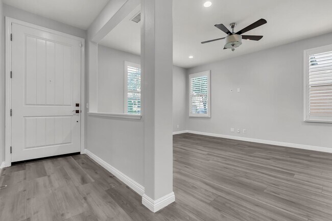 Building Photo - 76 Evening Sun