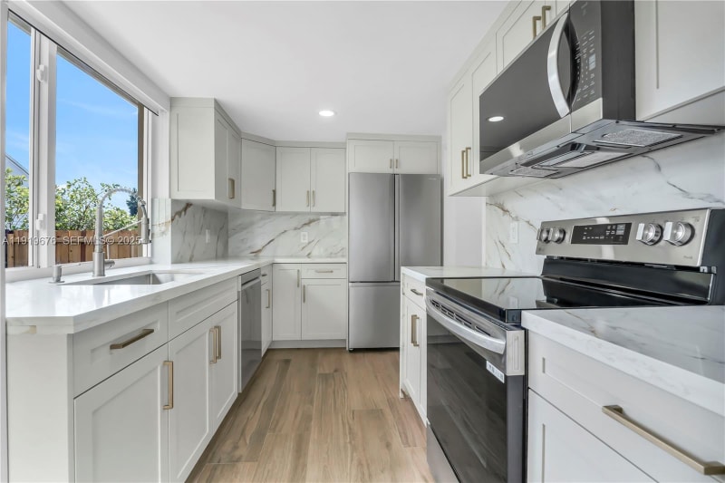 Building Photo - 6499 SW 39th St