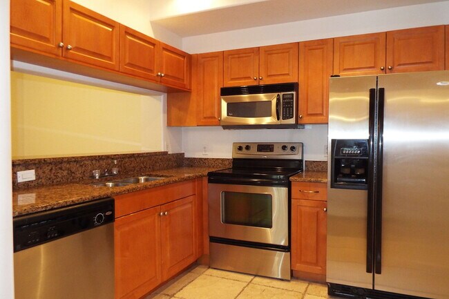 Building Photo - 13141 Bella Casa Cir