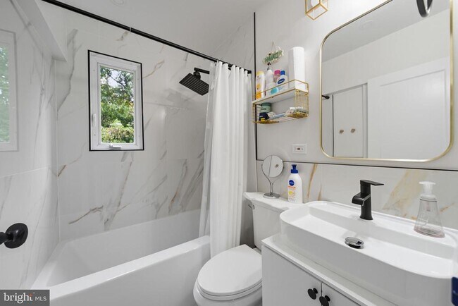 Building Photo - 10305 Montrose Ave