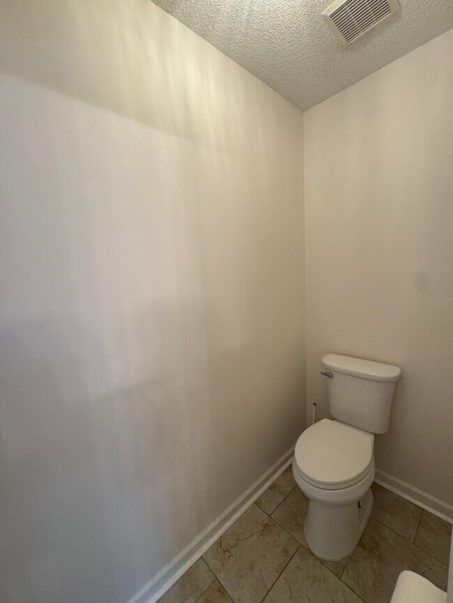 Building Photo - 1966 Abbott Cove