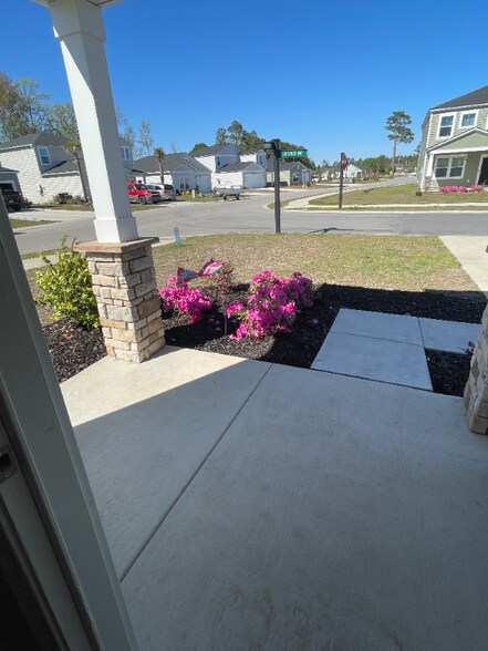 Building Photo - 1000 Saltgrass Way