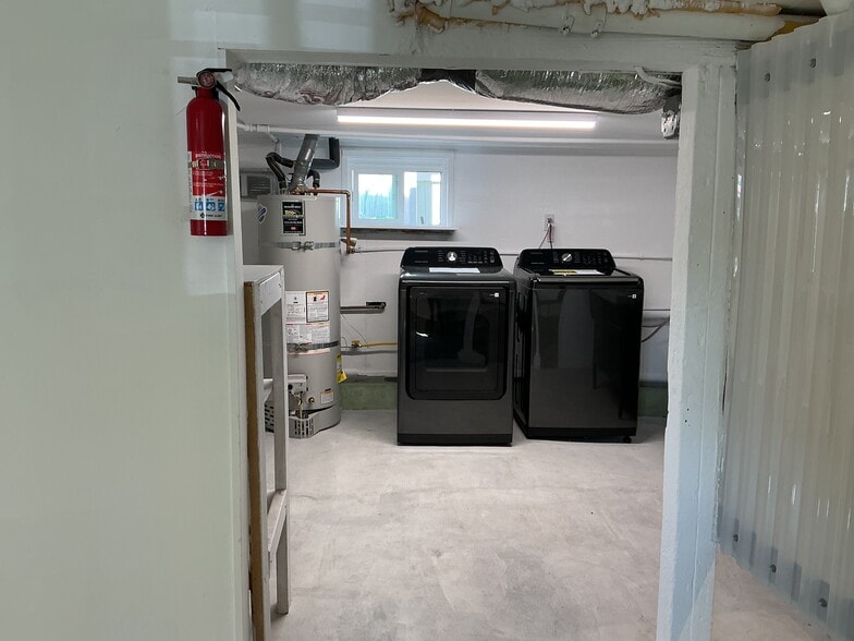 Laundry room - 1046 48th St