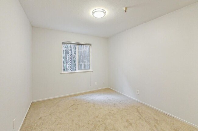 Building Photo - 1803 Sausal St