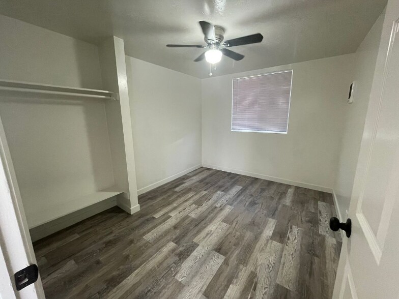 Building Photo - 951 N Redwood Rd