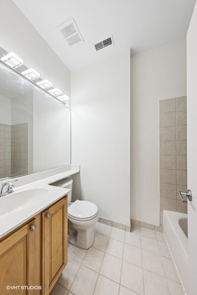 Building Photo - 1707 W Diversey Pkwy