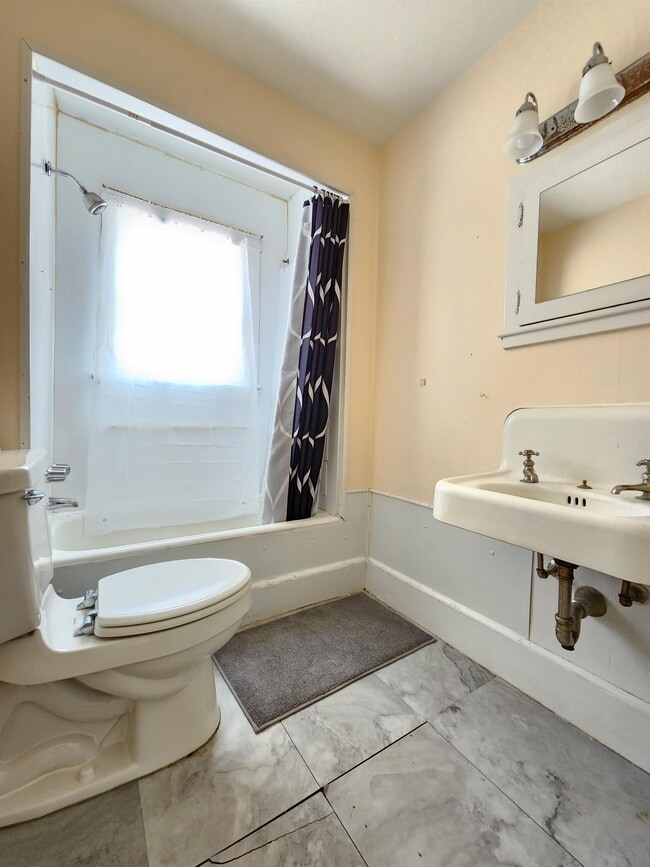 Building Photo - 71 14th St