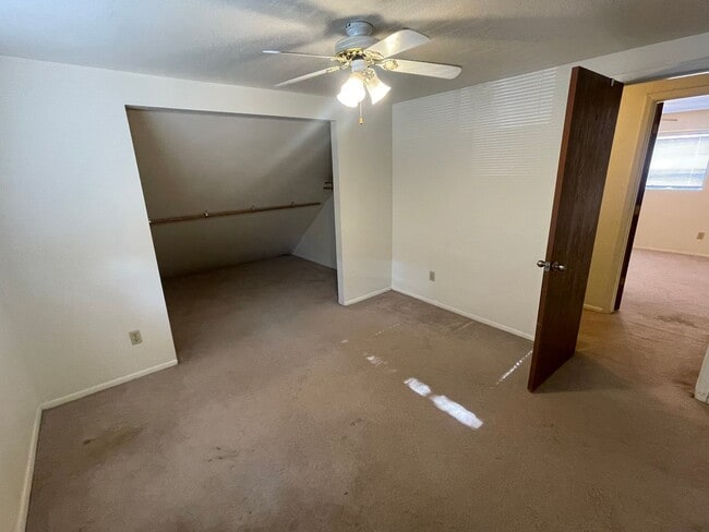 Building Photo - Charming Home Close to Downtown and Schools