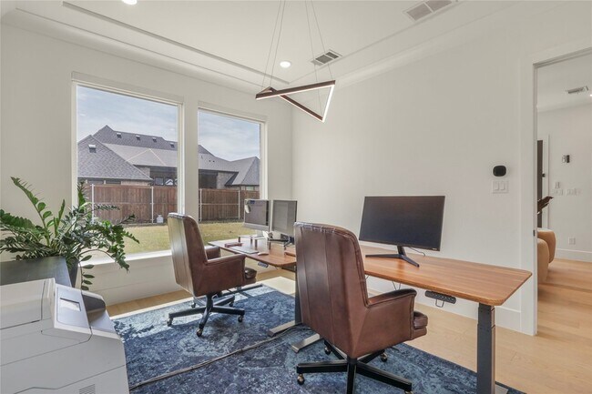 Building Photo - 2217 Zaid Wy