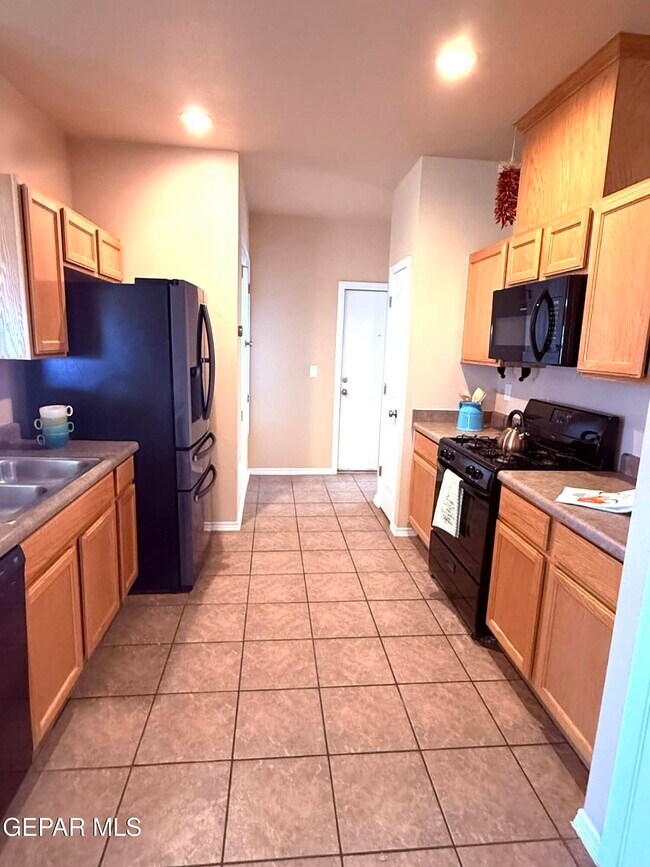 Building Photo - 10405 Canyon Sage Dr