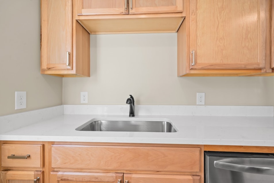 Building Photo - 17 Bridge St