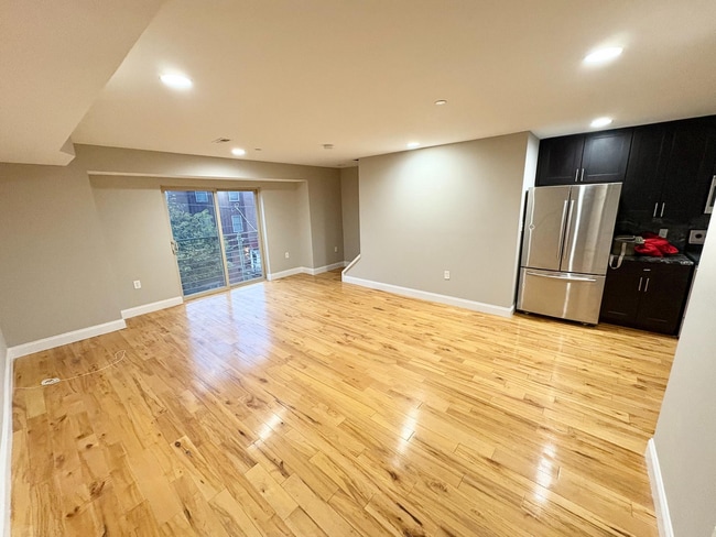 Building Photo - 422 N 40th St