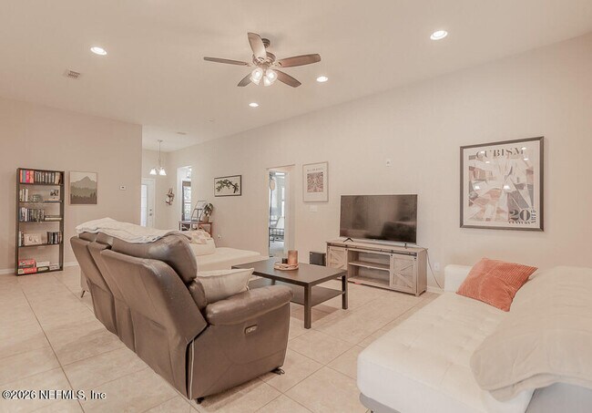 Building Photo - 15816 Twin Creek Dr