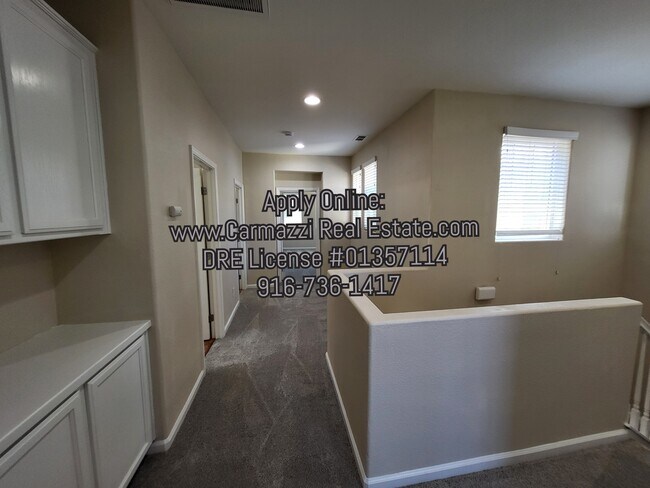Building Photo - 260 Wapello Cir