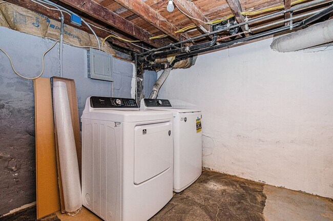 Building Photo - Modern Remodel with Classic Charm in Prime SoBo Location