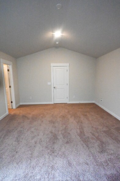 Building Photo - 1031 Peaceful Fawn Dr