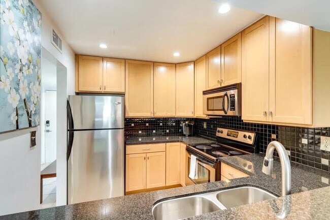 Building Photo - 7720 E Heatherbrae Ave