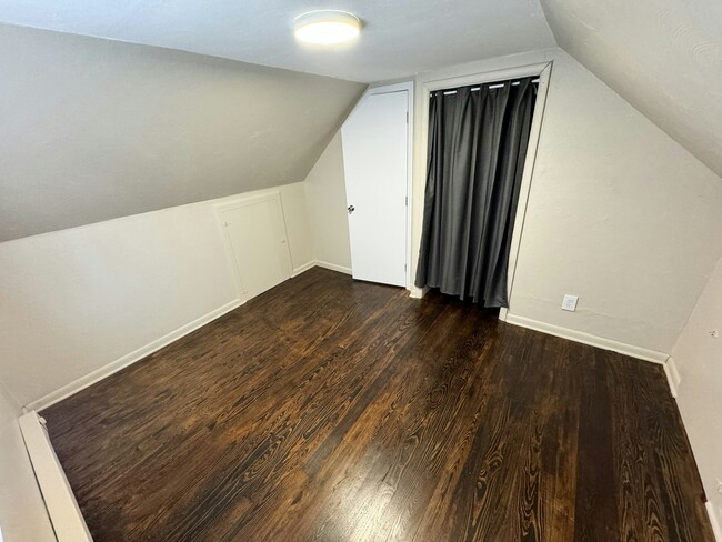 Building Photo - 4054 Larkspur Dr