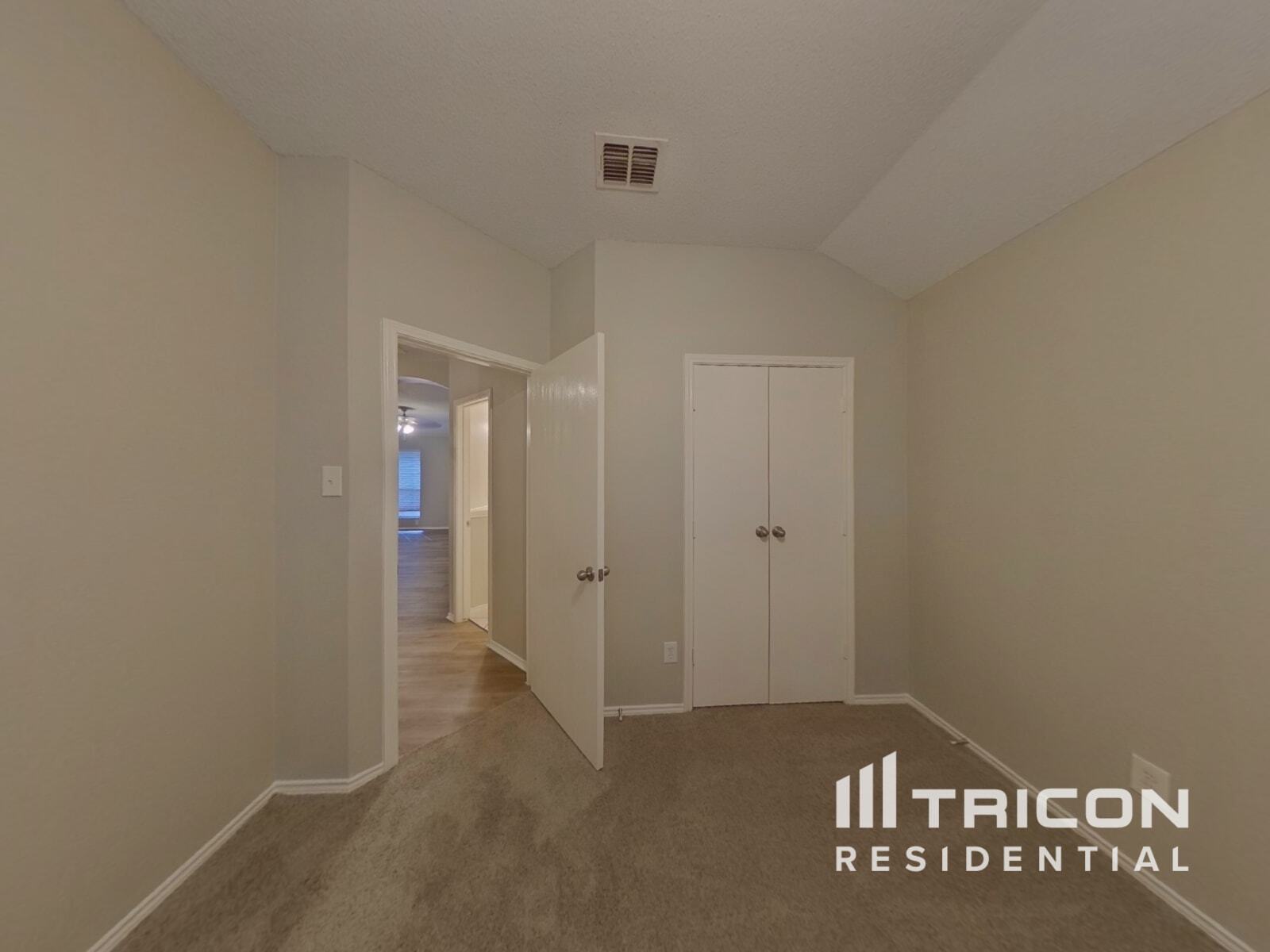 Building Photo - 300 Westbrook Dr