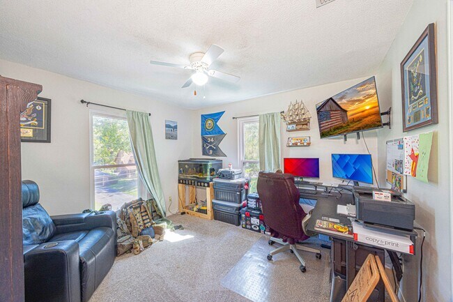 Building Photo - 118 Donna Cir