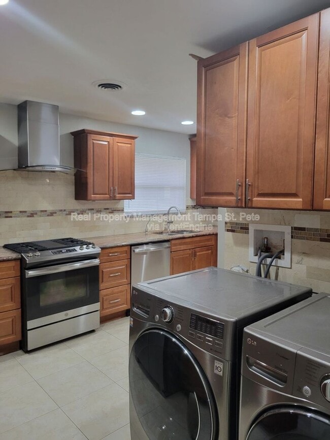 Building Photo - 1835 Nursery Rd