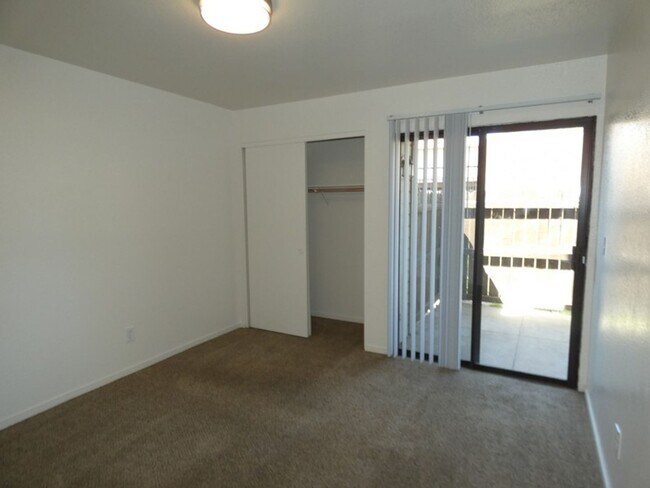Building Photo - 1025 W Boone St