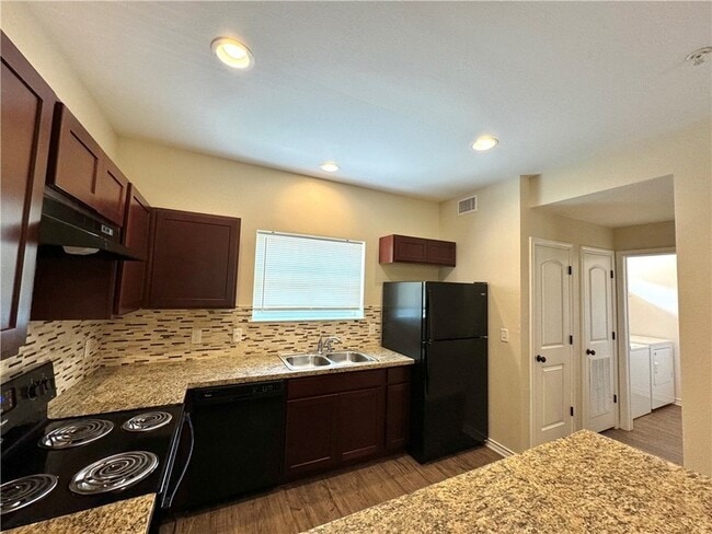 Building Photo - 1915 Dartmouth St