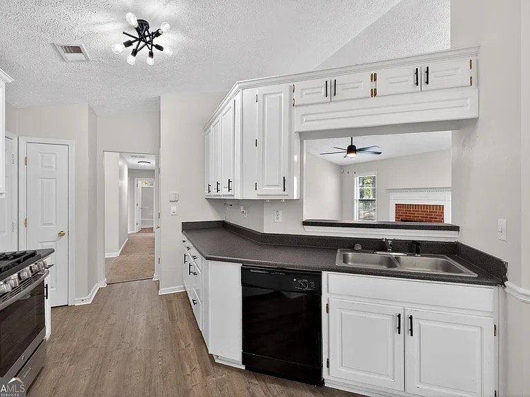 Building Photo - 222 Eagles Crest Ct