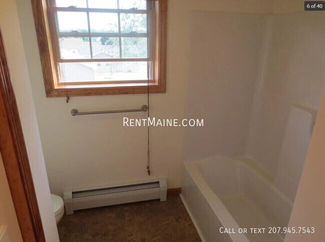 Building Photo - 208 Western Ave