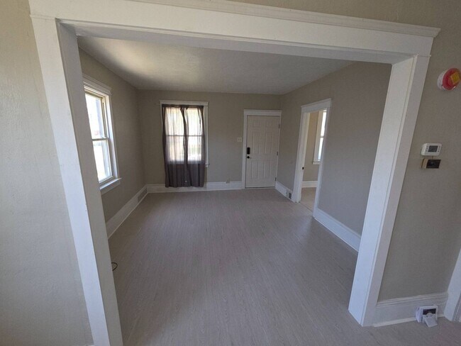 Building Photo - 3027 Fortune Ave