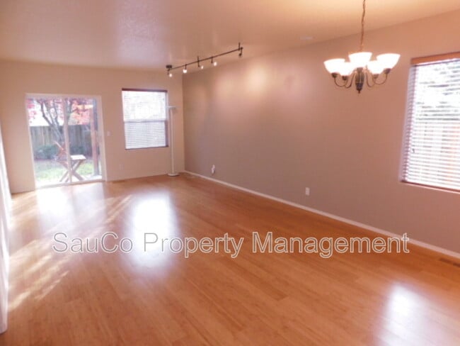 Building Photo - 1218 34th Pl