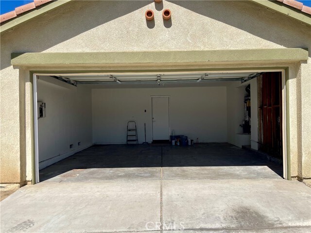 Building Photo - 147 Ropango Way