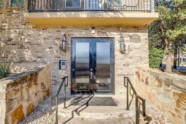 Building Photo - 2800 Sandage Ave