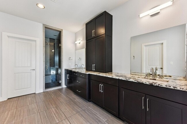 Building Photo - 8110 RANCH ROAD 2222