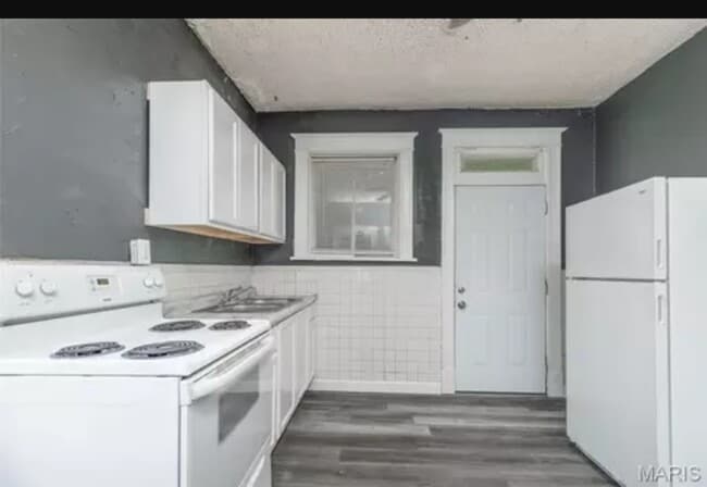 Building Photo - 5410 Emerson Ave