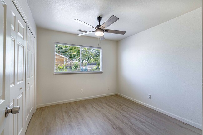 Building Photo - 3 bed 2 bath home for RENT in Modesto by H...
