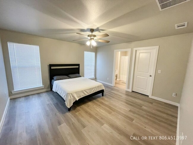 Building Photo - 3401 Urbana Pl