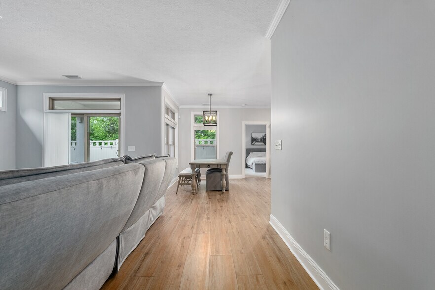 Building Photo - 243 Parkgate Ct