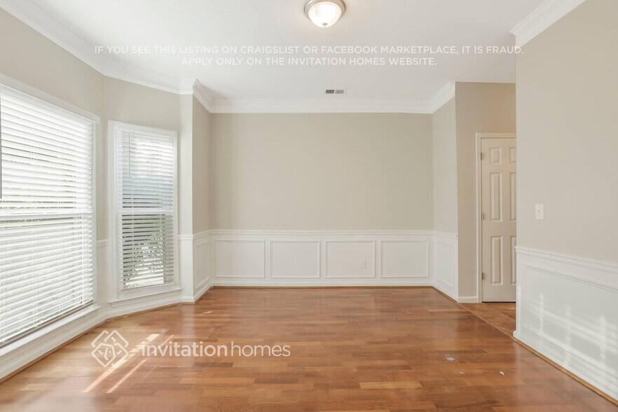 Building Photo - 2256 Glenridge Dr