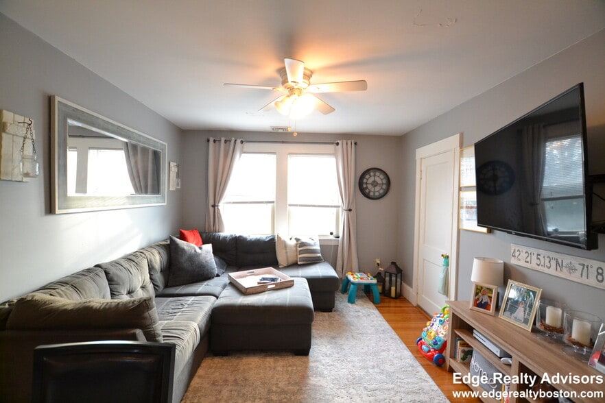 Building Photo - 9 Mapleton St