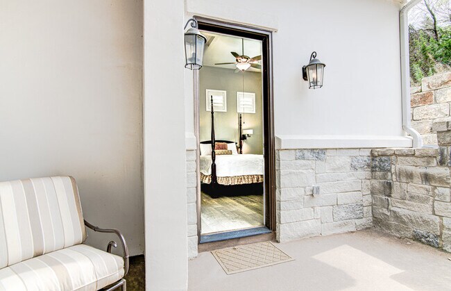 Building Photo - 107 Cascading Water Pl