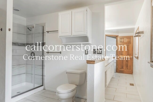 Building Photo - 3427 Clubheights Dr