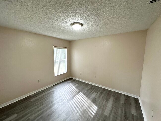 Building Photo - 9 Rybell Pl