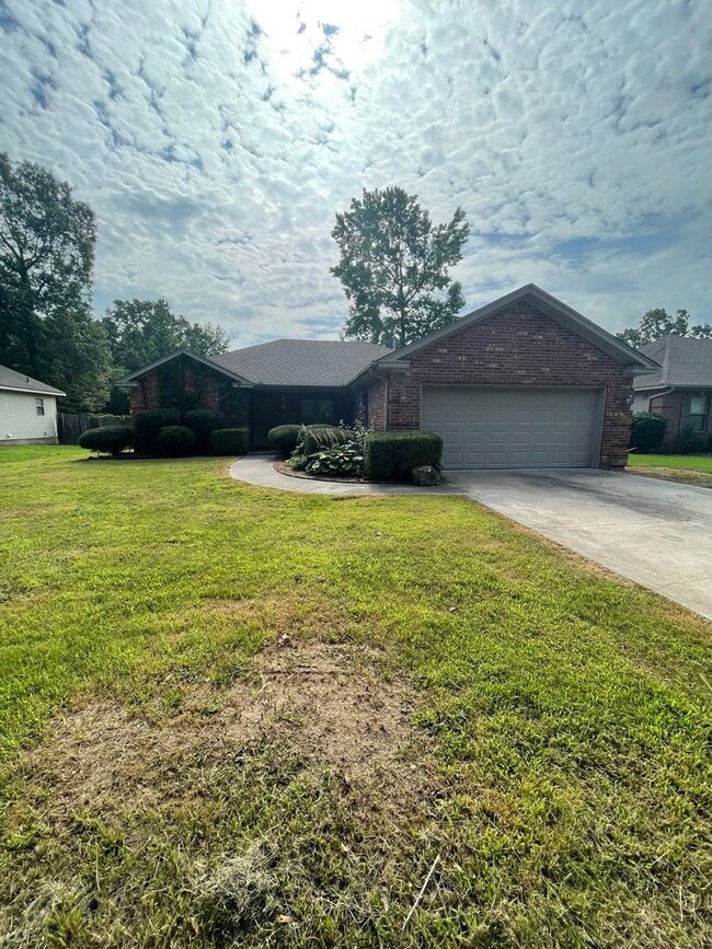 Primary Photo - Convenient Sherwood Location