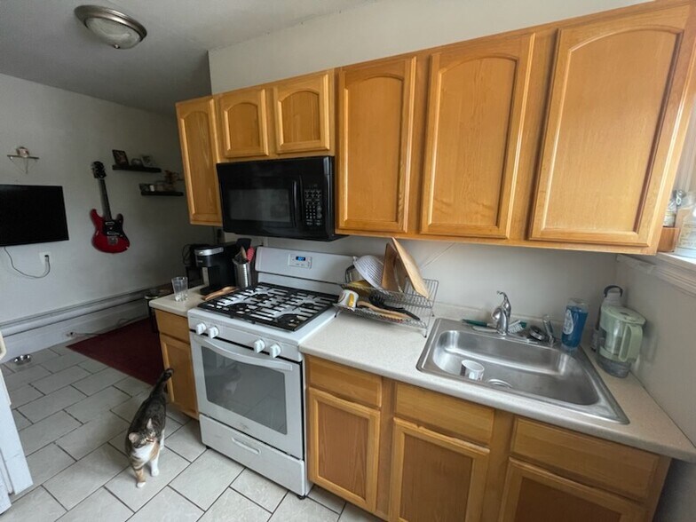 Building Photo - 2209 S 15th St