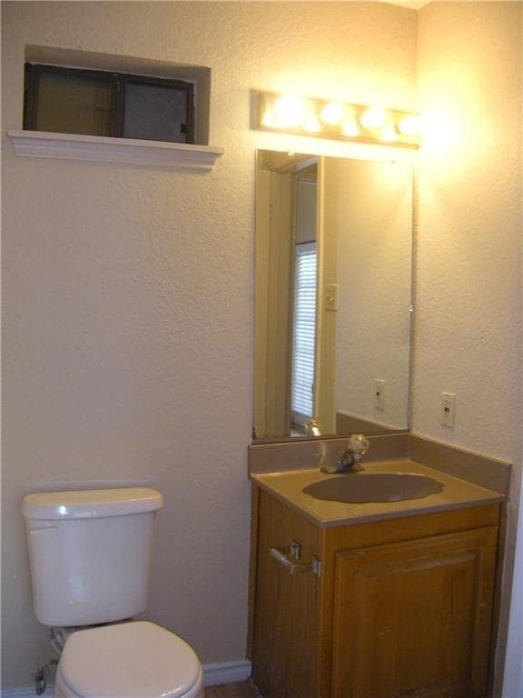 Building Photo - 3001 Cedar St