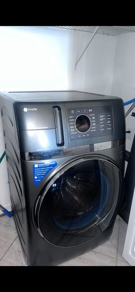 Building Photo - 3725 S Ocean Dr